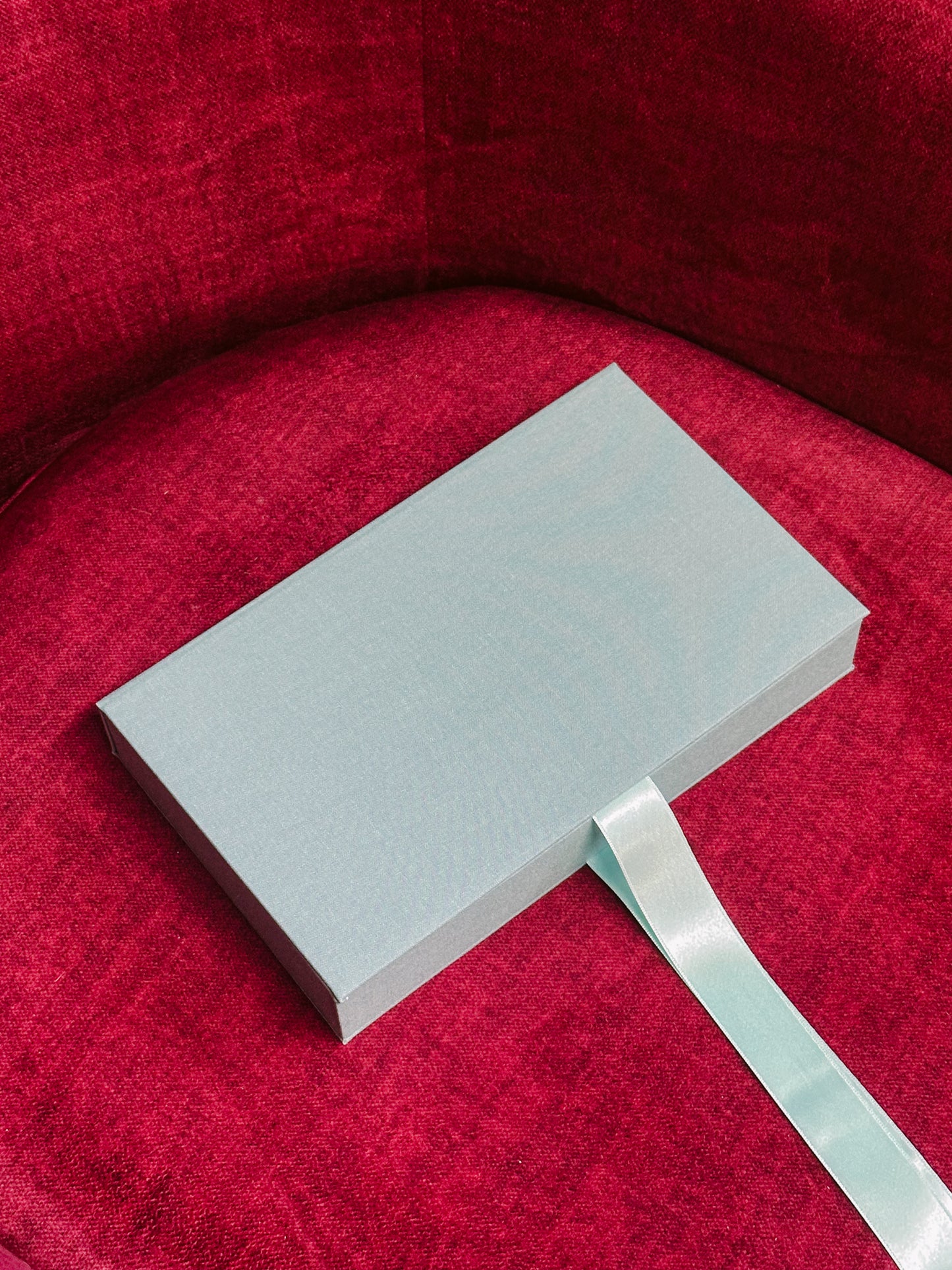 Cofanetto porta foto con scomparto USB, color salvia. PERSONALIZZABILE