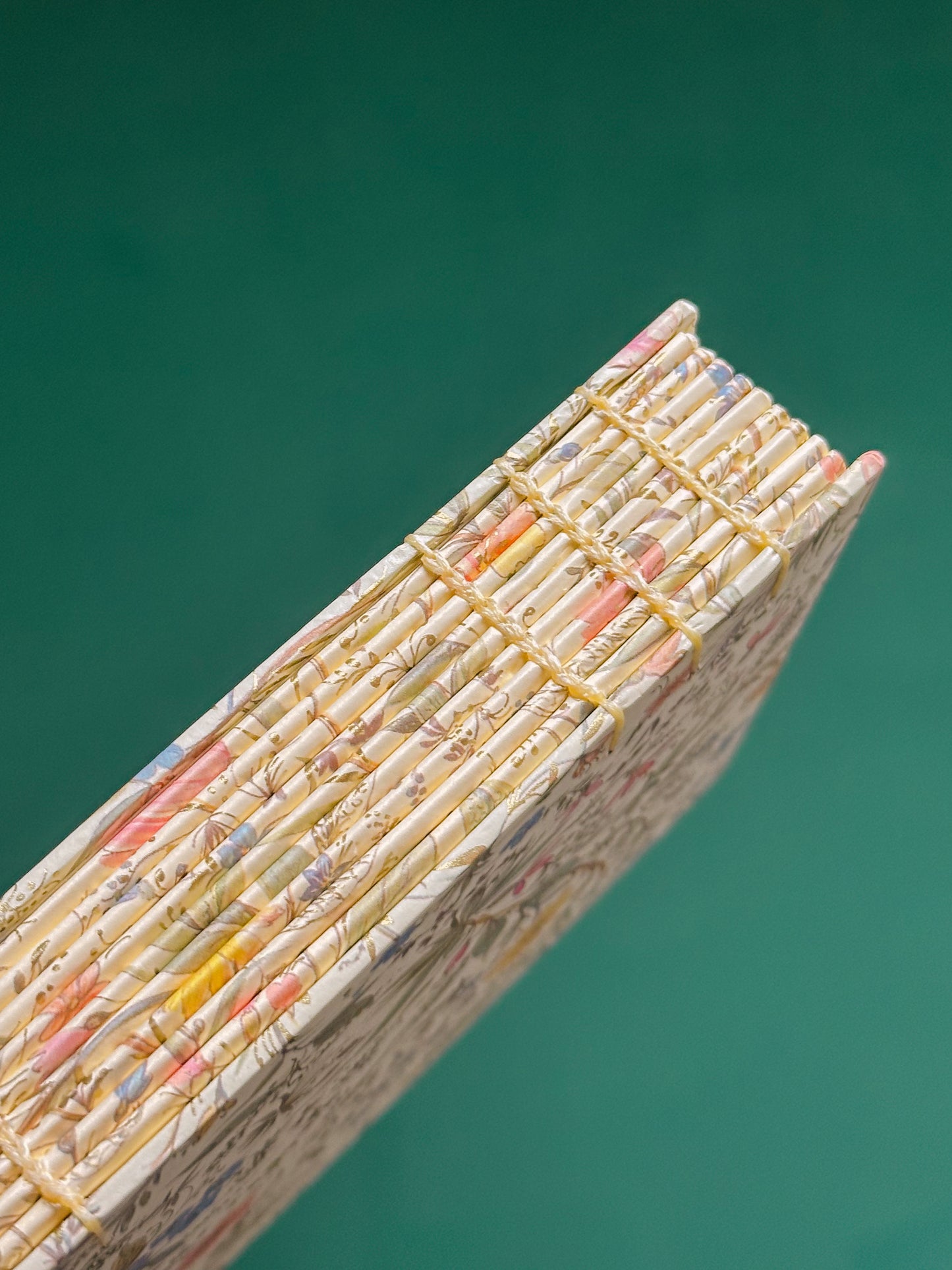 Album copto mini per foto 10x15 o Instax, carta decorata fantasia oro